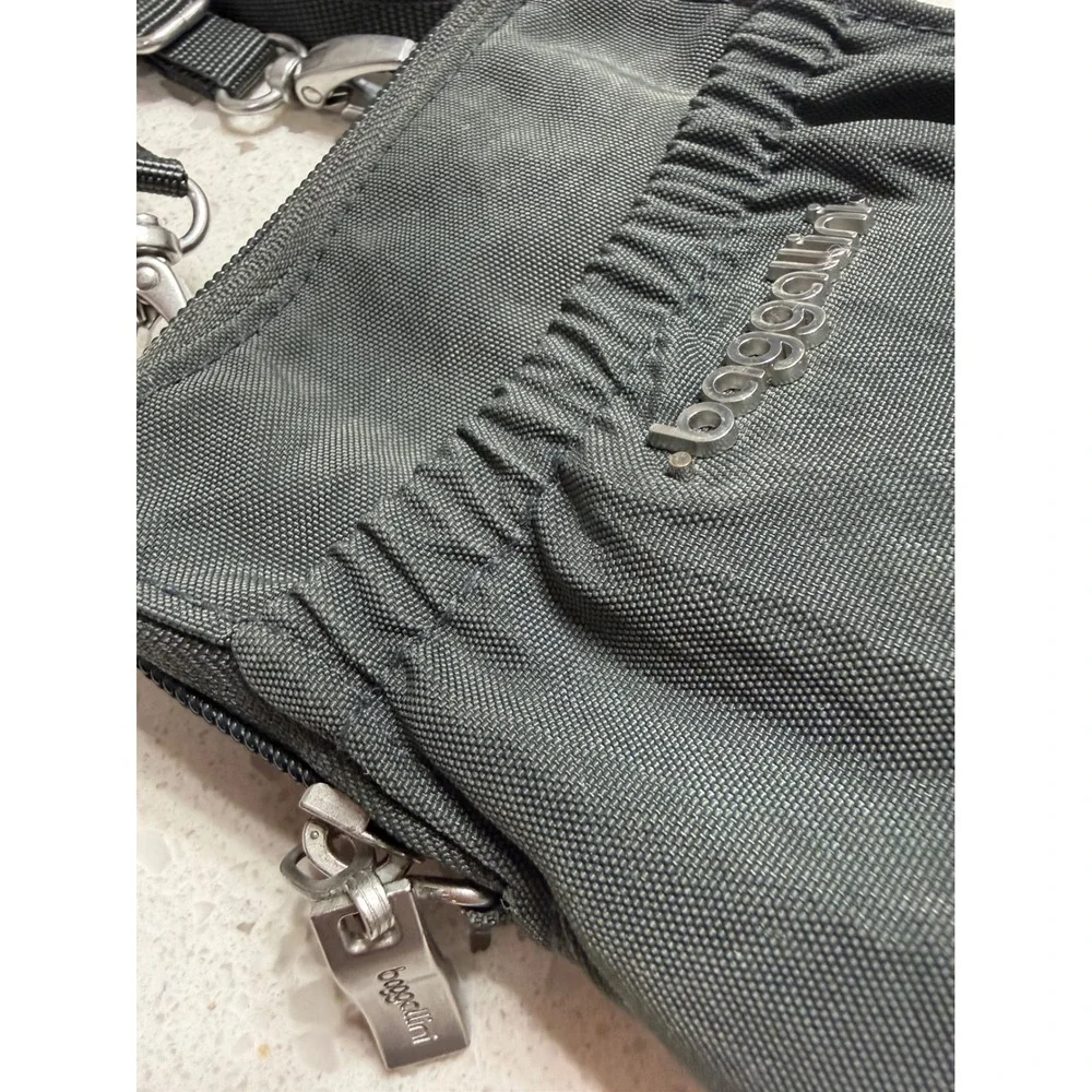 Baggallini Bryant Pouch Crossbody Travel Bag Womens‎ Small Gray EUC RFID Nylon